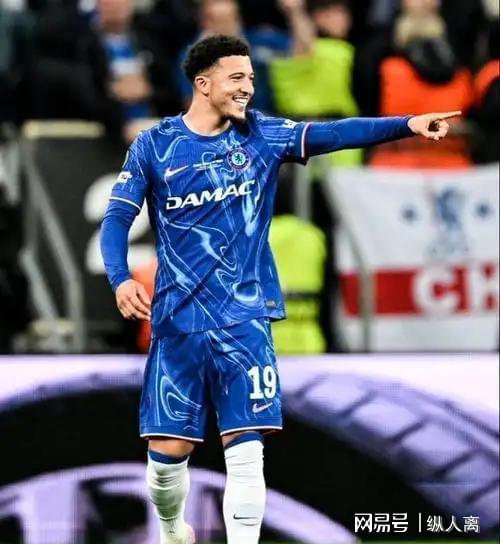 九游-包含英超转会期再迎强敌,拜仁慕尼黑再遭质疑,主帅态度——更衣室稳定,训练强度明显提升的词条